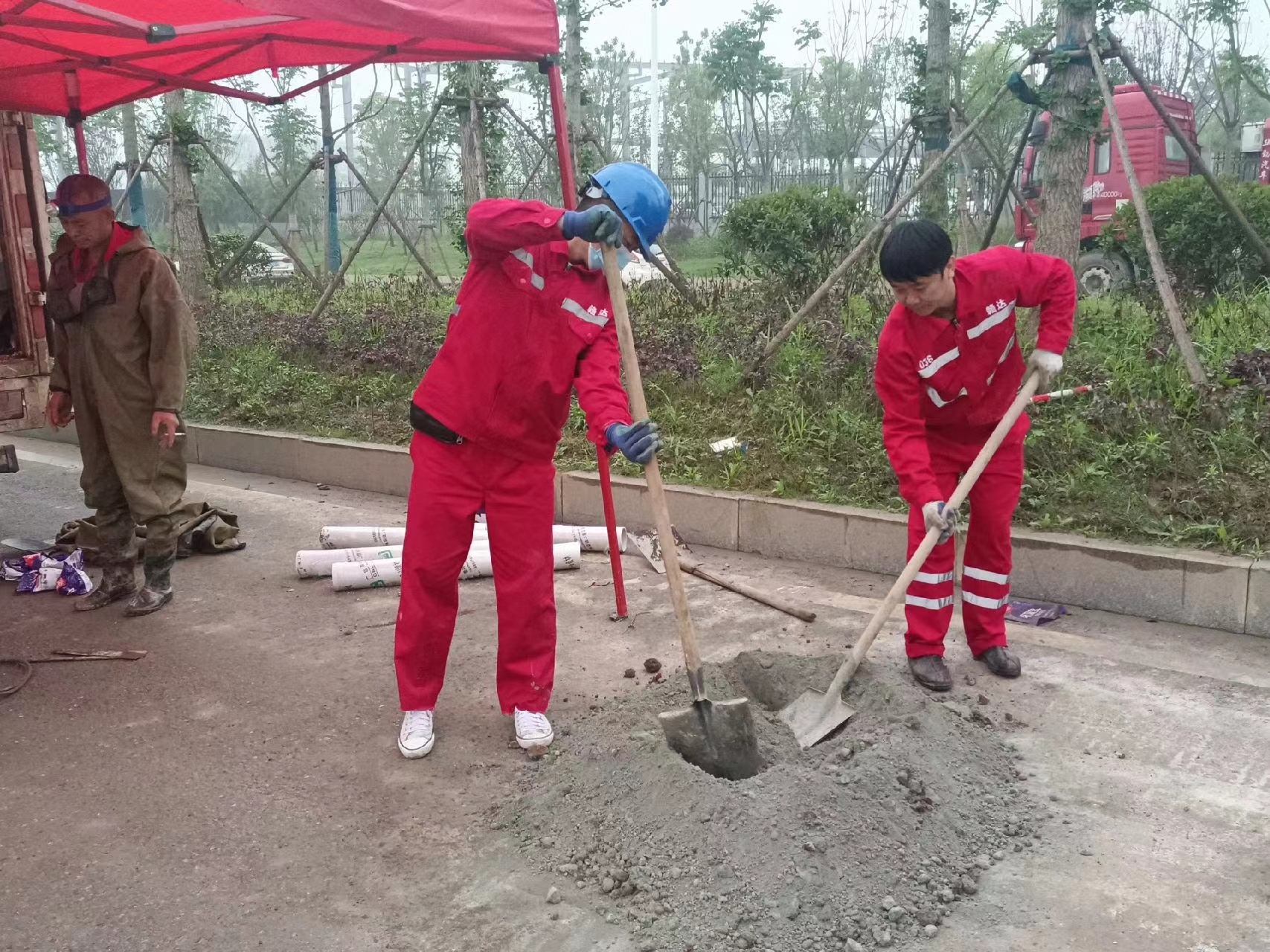 官渡管道疏通哪家好】及时进行市政管道清淤